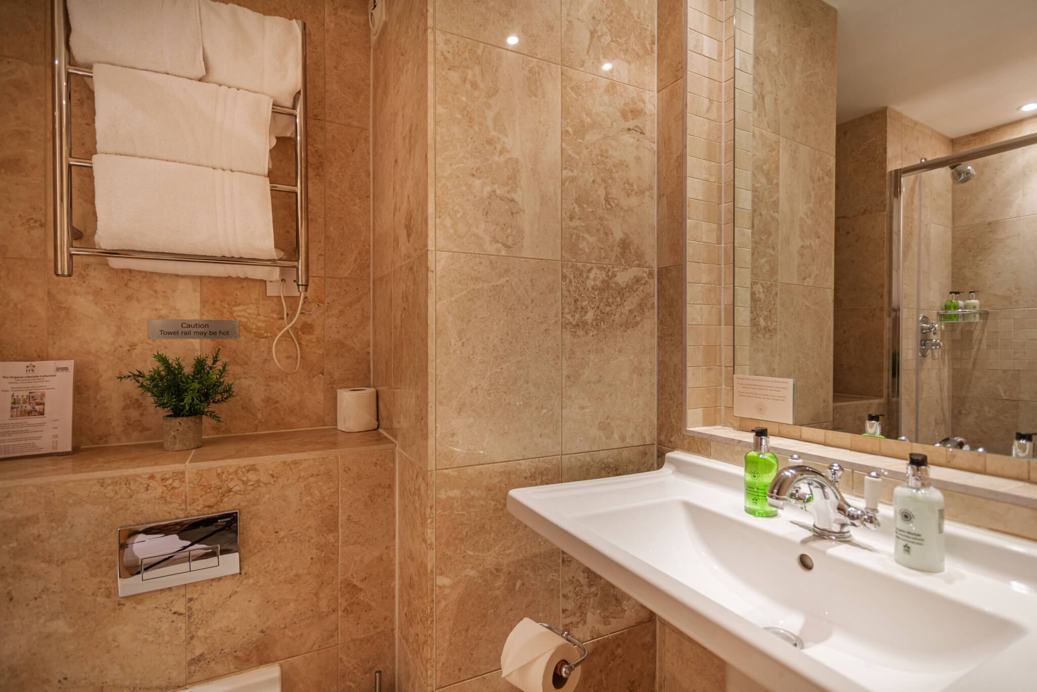 Superior Double Room Hotel Romsey 7 scaled