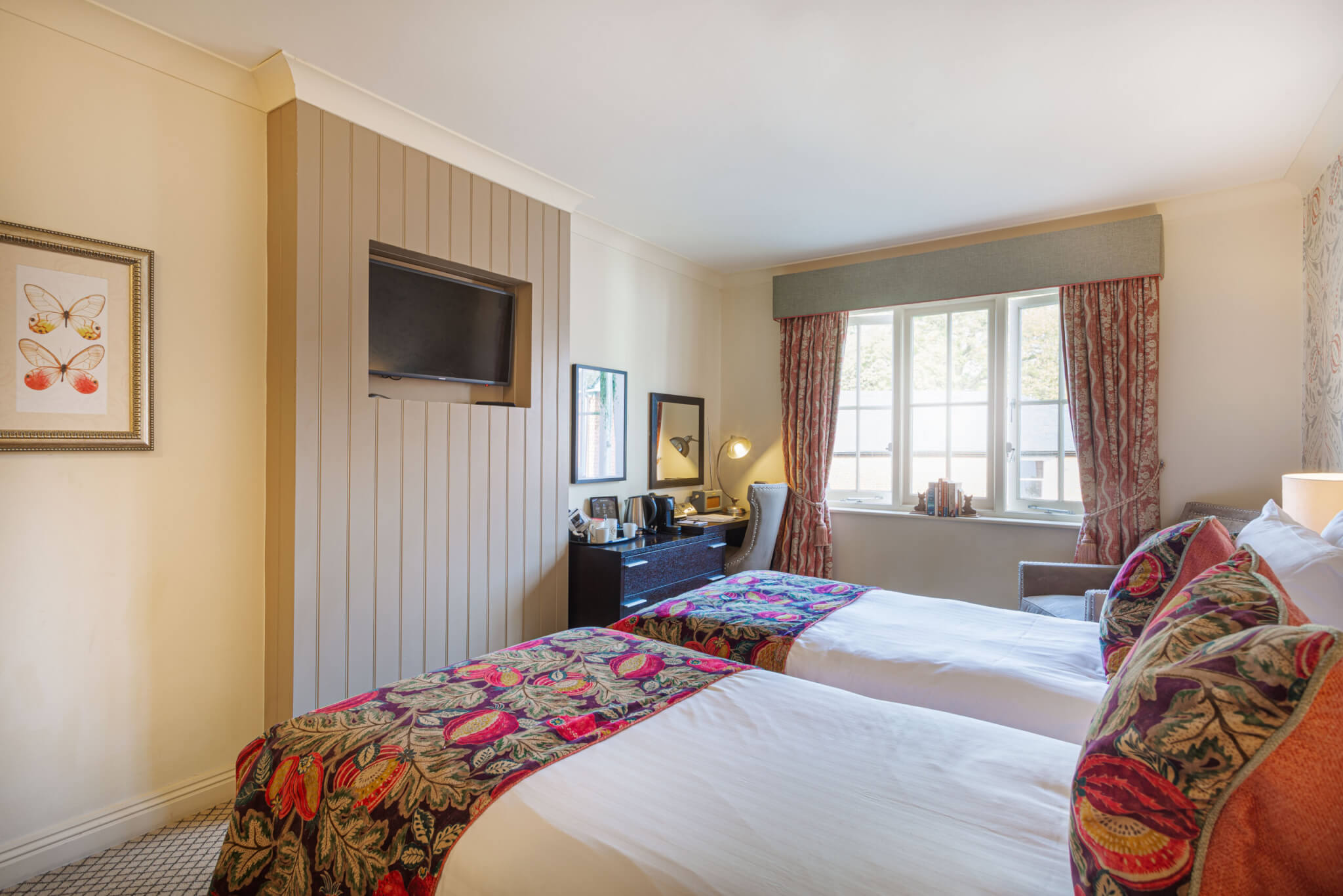 Superior Twin Room Hotel Romsey 4 scaled