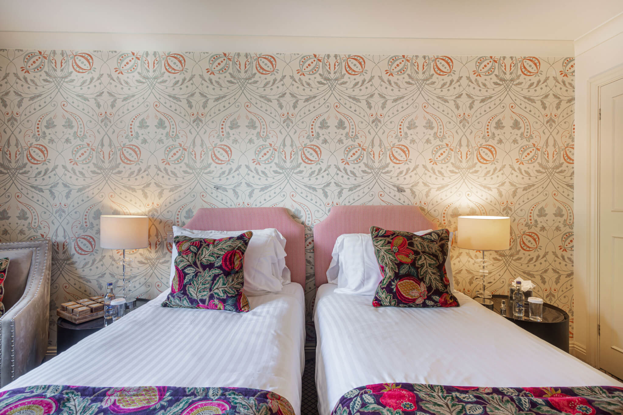 Superior Twin Room Hotel Romsey 6 scaled